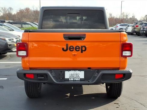 New 2025 Jeep Gladiator Sport image 19