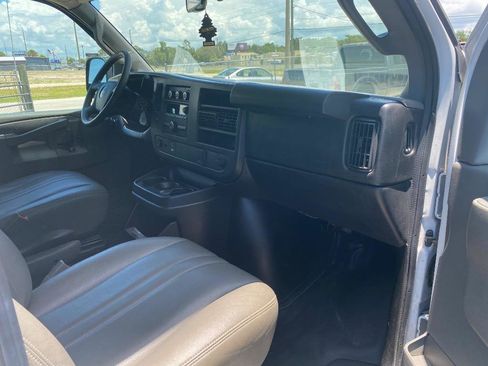 Used 2017 Chevrolet Express 2500 RWD image 26