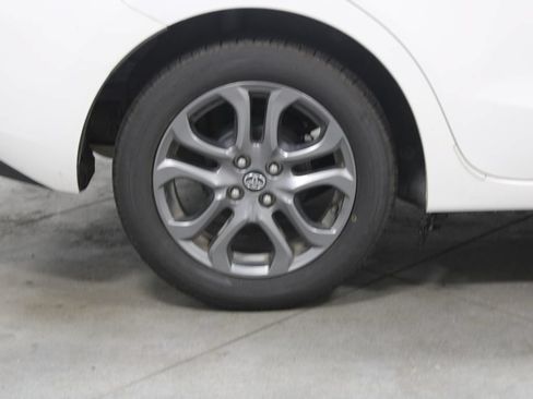 Used 2019 Toyota Yaris LE FWD image 12