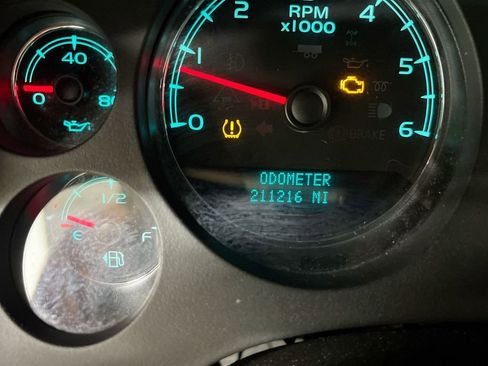 Used 2007 Chevrolet Tahoe LTZ w/ LTZ Preferred Equipment Group AWD/4WD image 13