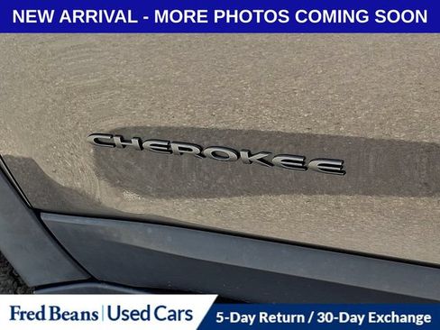 Used 2020 Jeep Cherokee Trailhawk w/ Cold Weather Group AWD/4WD image 33