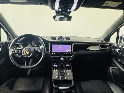 Used 2024 Porsche Macan AWD/4WD image 23