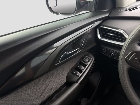 Used 2021 Chevrolet TrailBlazer LT FWD image 25