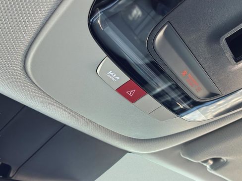 Used 2024 Kia Sorento S w/ Panoramic Sunroof Package FWD image 31