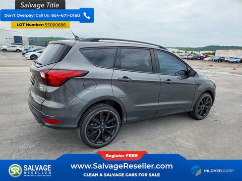 Used 2019 Ford Escape SE FWD image 4