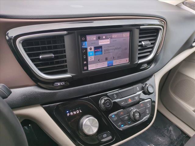 Used 2023 Chrysler Voyager LX FWD image 14