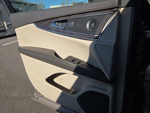 Used 2019 Lincoln Nautilus Reserve AWD/4WD image 19