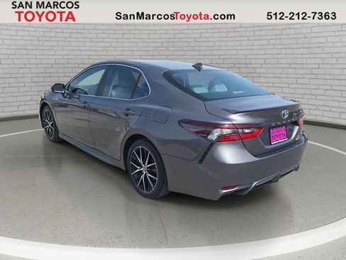 Used 2022 Toyota Camry SE image 7