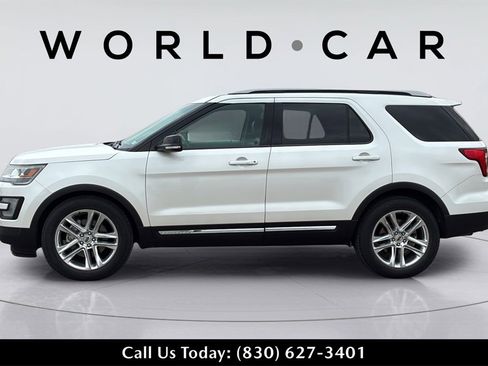 Used 2016 Ford Explorer XLT w/ Equipment Group 202A image 12