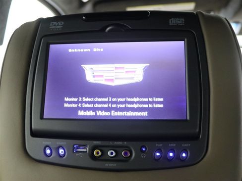 Used 2018 Cadillac Escalade ESV Platinum AWD/4WD image 25