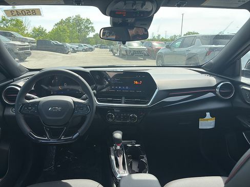 New 2026 Chevrolet Trax RS w/ Sunroof Package FWD image 10