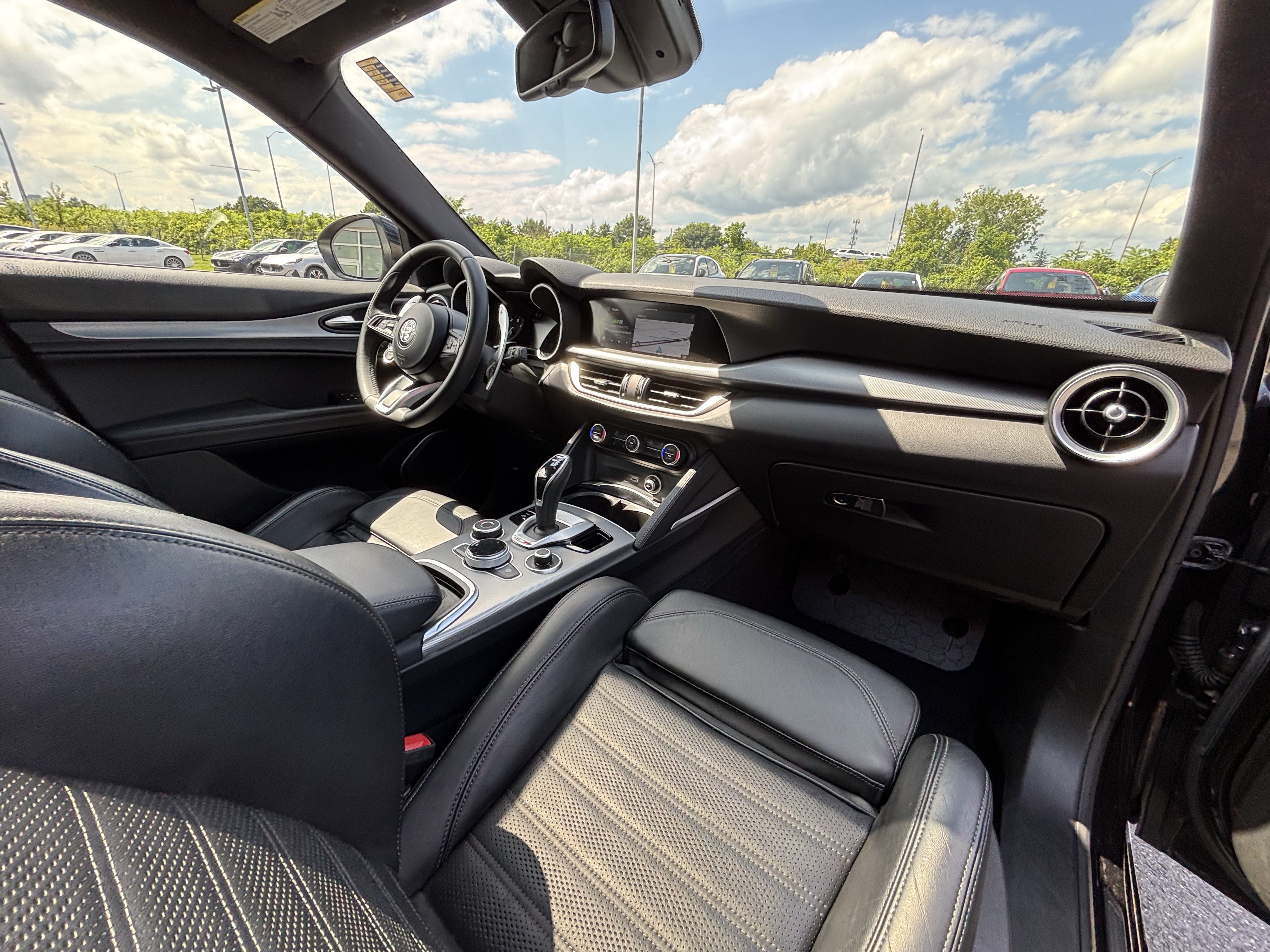 Used 2023 Alfa Romeo Stelvio Veloce AWD/4WD image 30