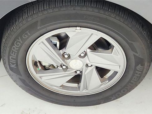 Used 2024 Hyundai Elantra SE image 20
