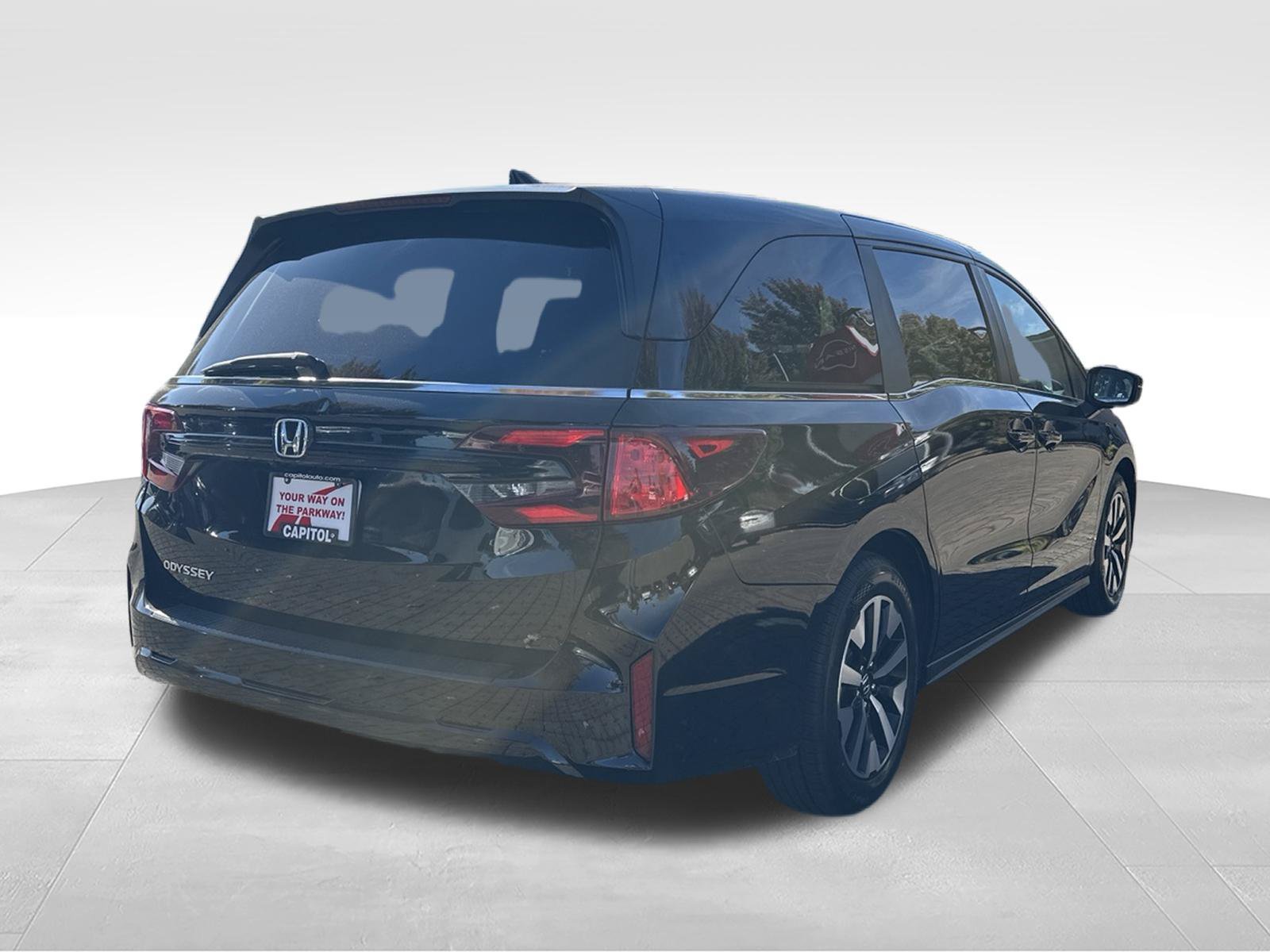 Used 2025 Honda Odyssey EX-L image 5