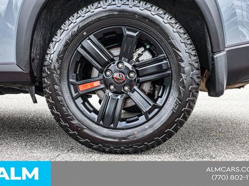 Used 2025 Nissan Rogue SV image 17