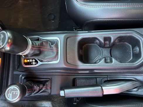 Used 2020 Jeep Wrangler Unlimited Rubicon image 16