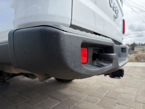 Used 2021 Jeep Gladiator Overland w/ Trailer Tow Package image 13