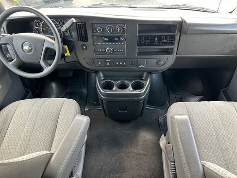 Used 2024 Chevrolet Express 3500 LT w/ LT Preferred Equipment Group RWD image 3