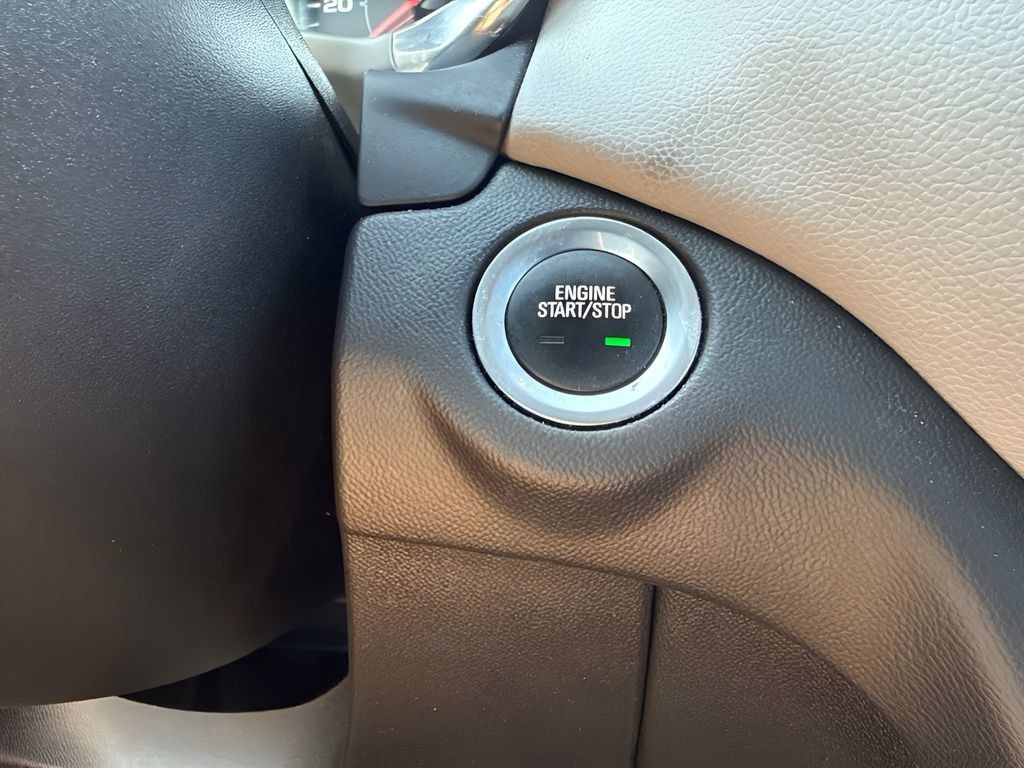 Used 2021 Chevrolet Equinox LS w/ LS Convenience Package FWD image 17