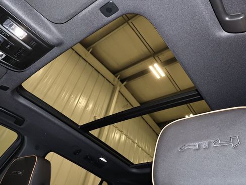 Used 2024 GMC Yukon AT4 w/ Technology Package image 43