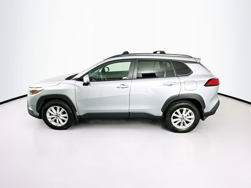 Used 2024 Toyota Corolla Cross LE image 4