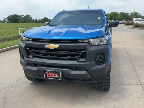 Used 2024 Chevrolet Colorado W/T w/ WT Convenience Package II AWD/4WD image 2