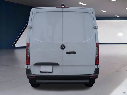 Used 2023 Mercedes-Benz Sprinter 2500 image 4