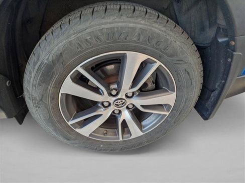Used 2016 Toyota RAV4 XLE AWD/4WD image 8
