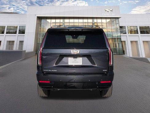 Certified 2026 Cadillac Escalade ESV Platinum Sport AWD/4WD image 5