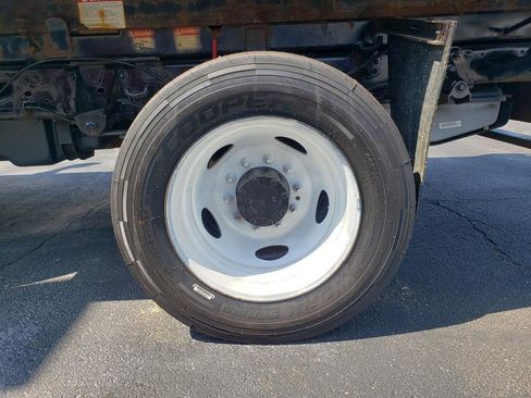 Used 2016 Ford F550 4x4 Regular Cab Super Duty image 27