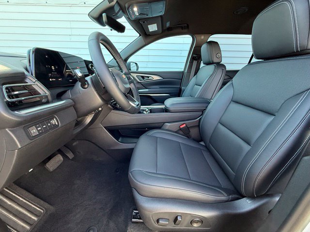 Used 2027 Chevrolet Traverse LT w/ Driver Confidence Package AWD/4WD image 18