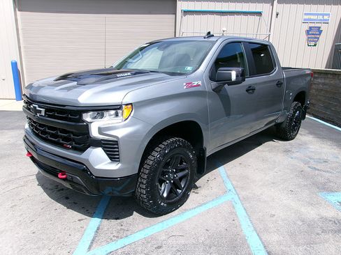 Used 2025 Chevrolet Silverado 1500 LT Trail Boss w/ LT Trail Boss Premium Package AWD/4WD image 1