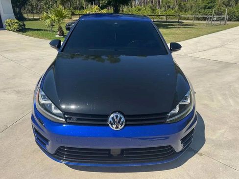 Used 2017 Volkswagen Golf R 4-Door image 6