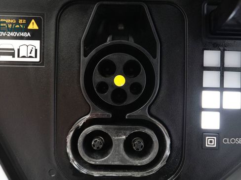 Used 2024 Hyundai Ioniq 5 Limited image 10