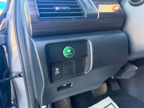 Used 2017 Honda Accord EX-L image 23