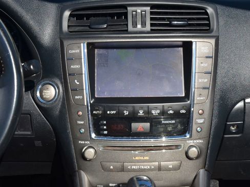 Used 2014 Lexus IS 250C w/ Luxury Package image 30