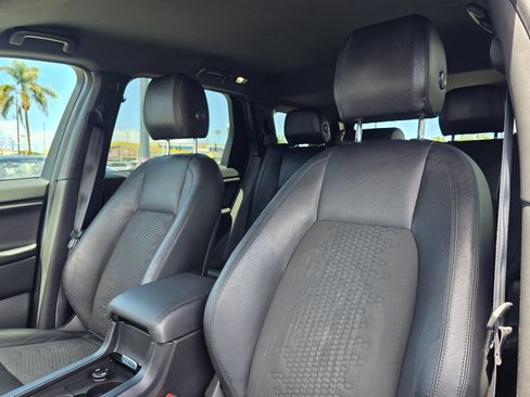 Used 2019 Land Rover Discovery Sport SE AWD/4WD image 15