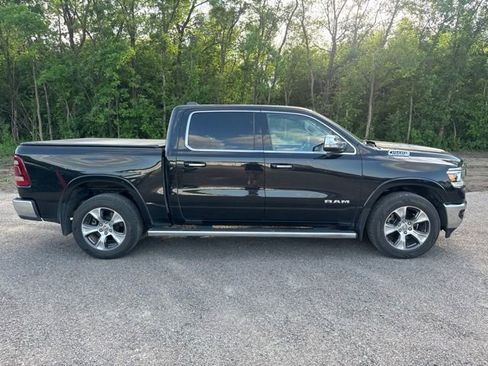 Used 2019 RAM 1500 Laramie AWD/4WD image 14