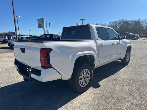 Used 2024 Toyota Tacoma SR5 image 5