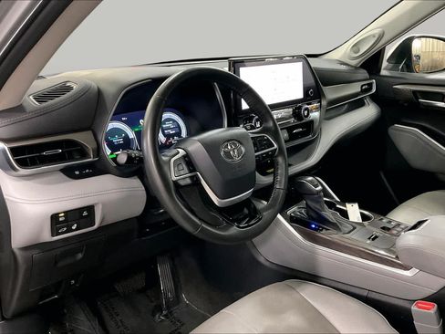 Used 2023 Toyota Highlander Limited AWD/4WD image 18