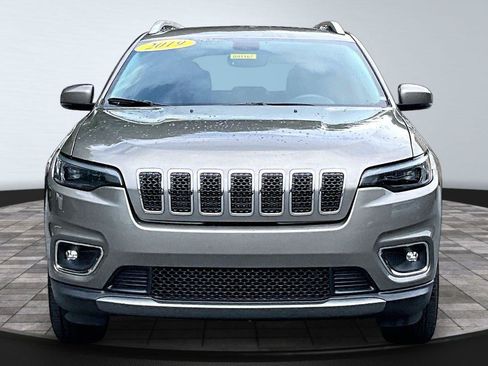 Used 2019 Jeep Cherokee Limited AWD/4WD image 2