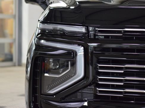 Used 2025 Chevrolet Tahoe High Country AWD/4WD image 12