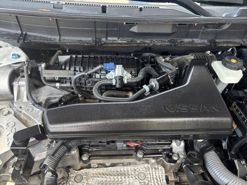 Used 2019 Nissan Rogue SV w/ Premium Package FWD image 17