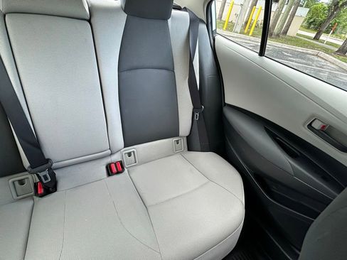 Used 2022 Toyota Corolla LE FWD image 14