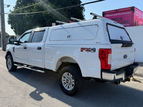 Used 2018 Ford F250 XL w/ STX Appearance Package AWD/4WD image 3