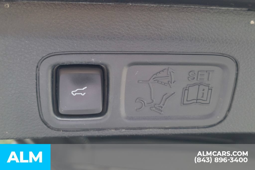Used 2021 Ford Expedition Limited AWD/4WD image 9