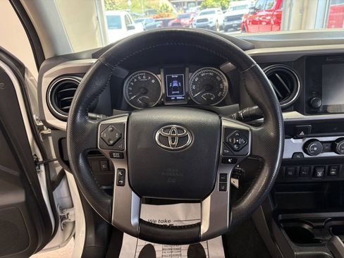 Used 2019 Toyota Tacoma SR5 RWD image 14
