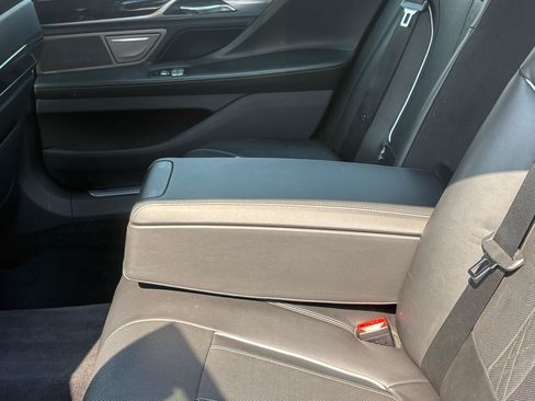 Used 2016 BMW 750i xDrive AWD/4WD image 38