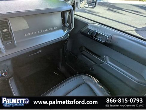 Used 2025 Ford Bronco Badlands AWD/4WD image 17