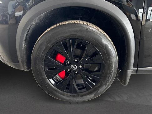 Used 2023 Nissan Rogue SV image 12